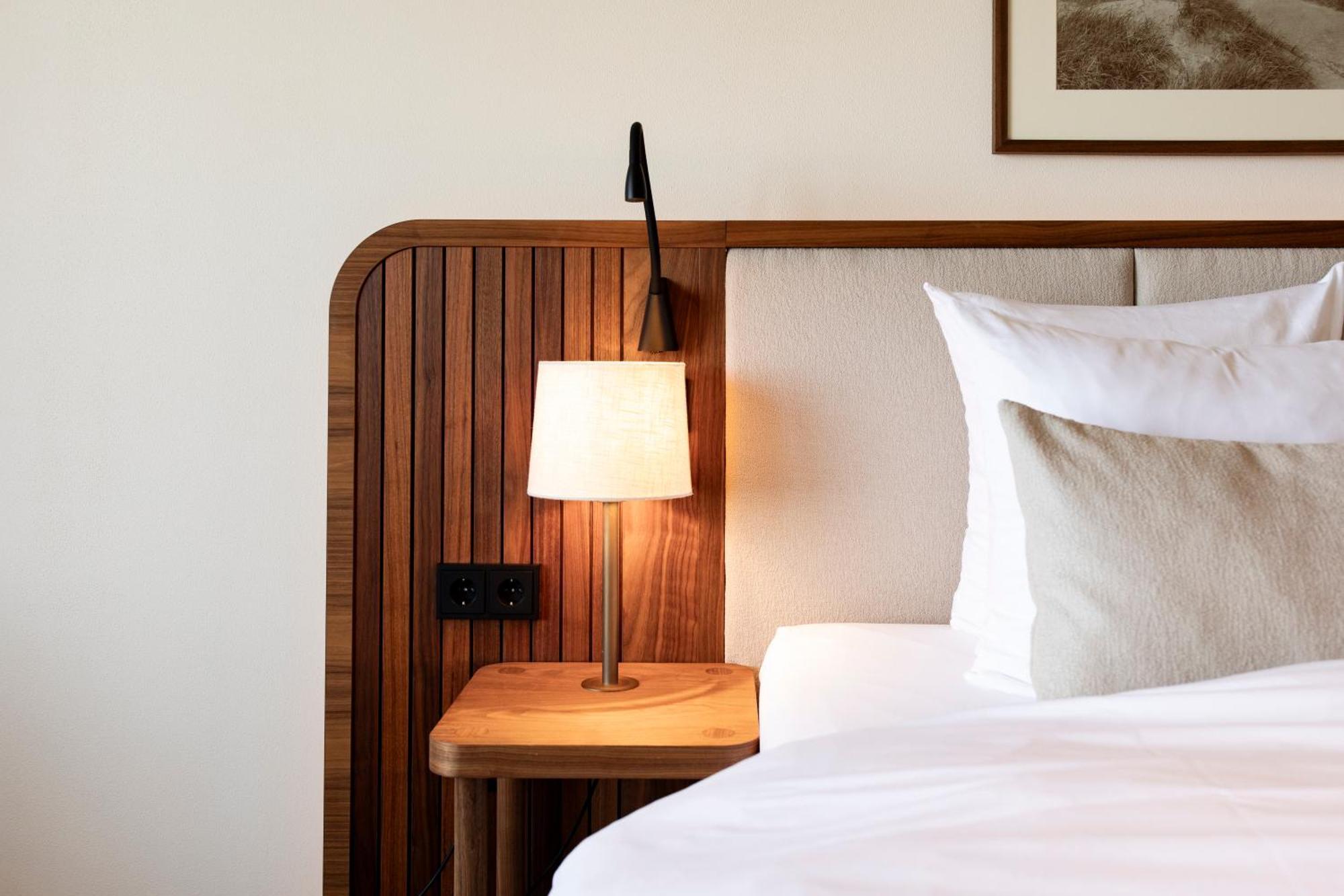 Grand Hotel Huis Ter Duin Нордвейк-ан-Зее Номер фото A wall-mounted light