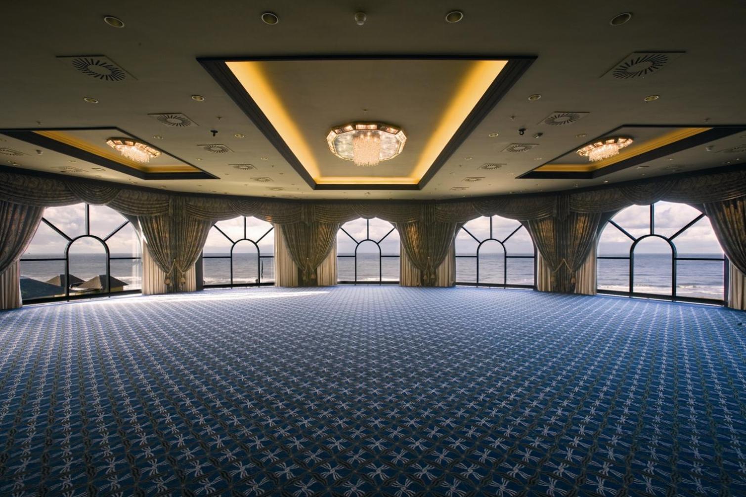 Grand Hotel Huis Ter Duin Нордвейк-ан-Зее Экстерьер фото The interior of the 100-metre-long (330 ft) ballroom