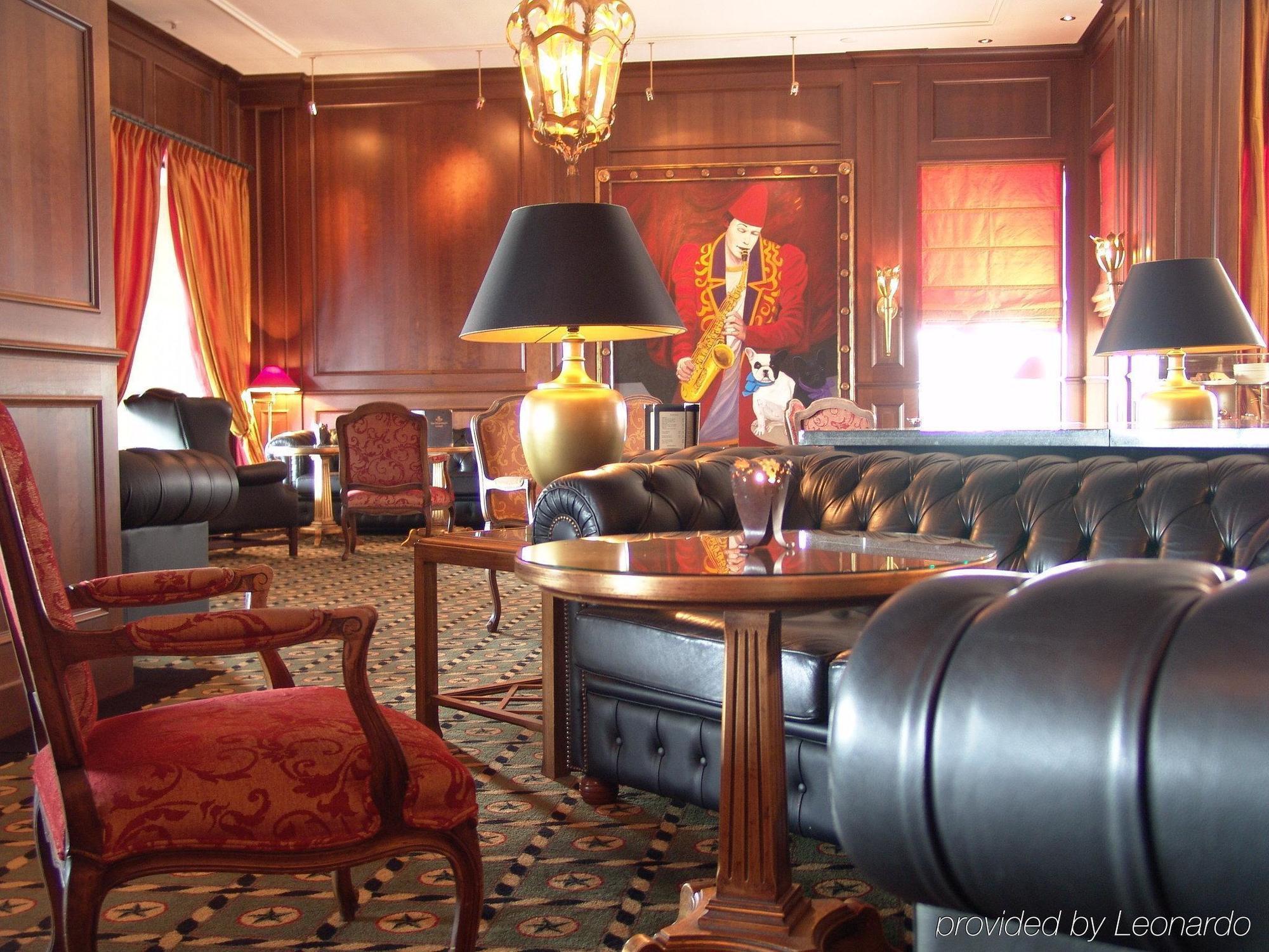 Grand Hotel Huis Ter Duin Нордвейк-ан-Зее Интерьер фото The lounge at the hotel