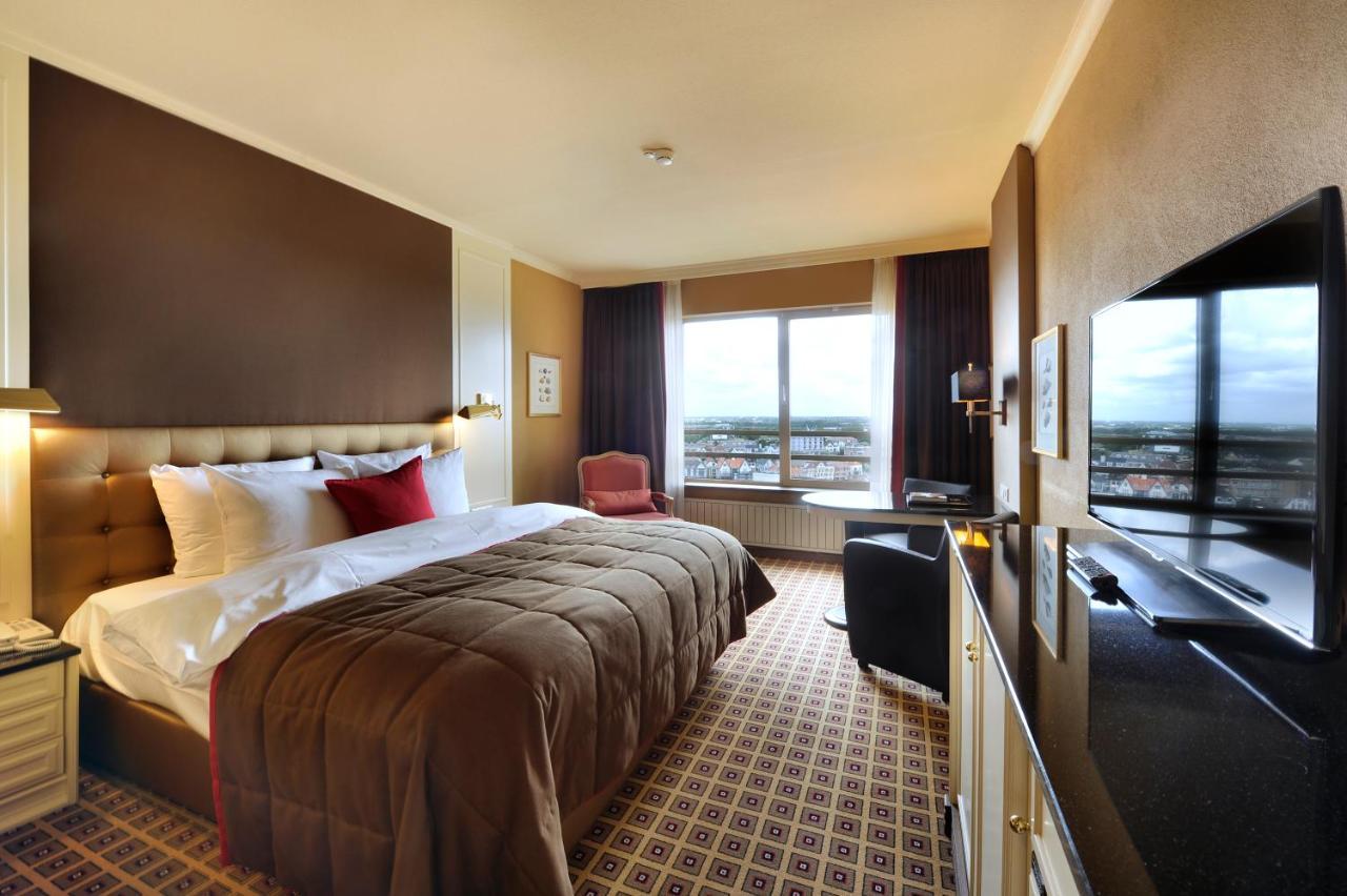 Grand Hotel Huis Ter Duin Нордвейк-ан-Зее Экстерьер фото A room at the Radisson Blu Hamburg